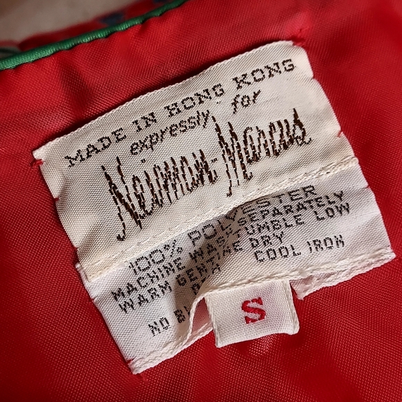 VTG NEIMAN MARCUS Red Floral Quilted Robe - Picture 2 of 11